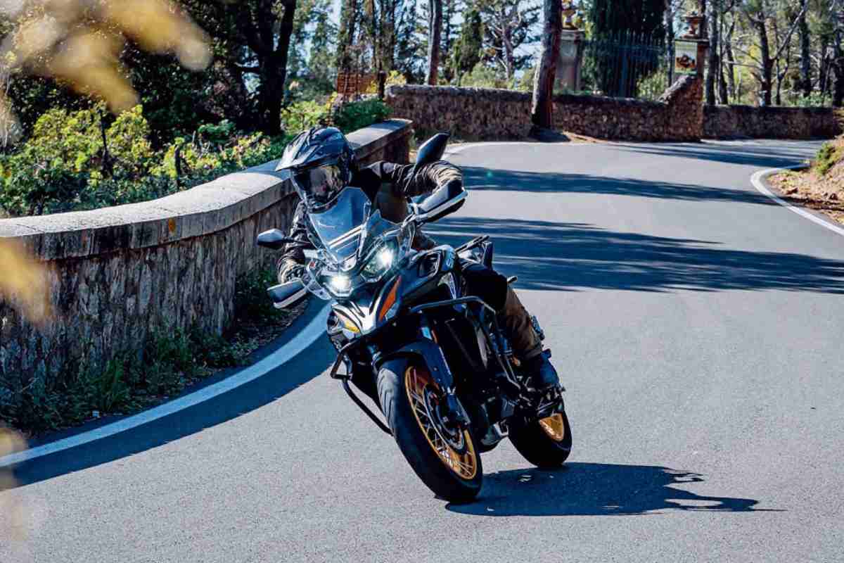 QJMotor SRK in strada