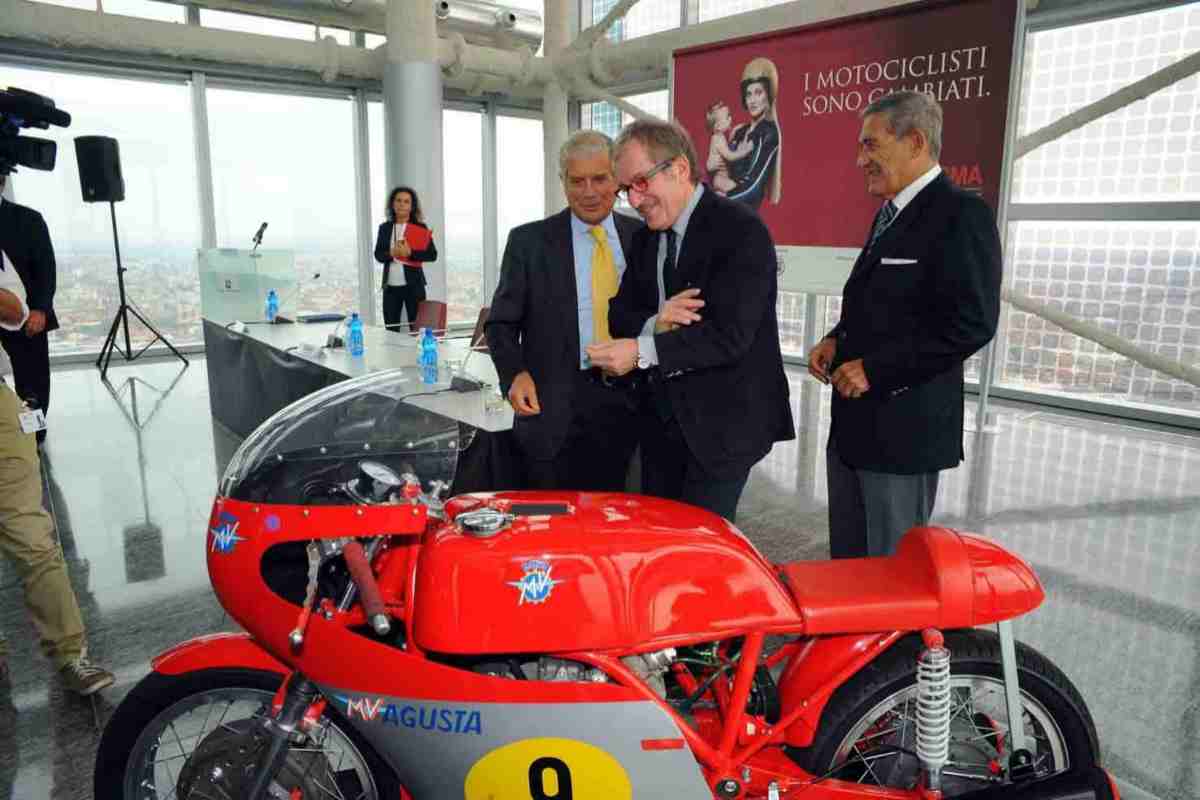 Giacomo Agostini con la MV Augusta