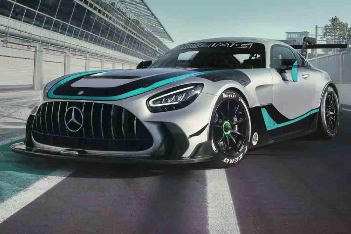 Mercedes sfida Ferrari