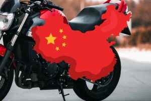 QJ Motor SRK 800 RR sportiva Cina