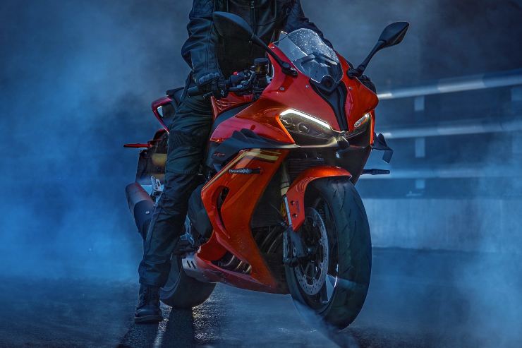 QJ Motor SRK 800 RR sportiva Cina